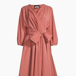$595 Weekend Max Mara

Negozi Wrap Midi-Dress size 2